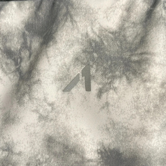 Alive tie dye silver & white high rise capris yoga leggings size small - Picture 3 of 6